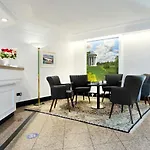 Aurbacher Hof Gmbh Munich