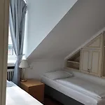 Aurbacher Hof Gmbh Hotel