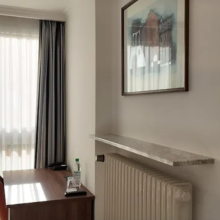 Aurbacher Hof Gmbh 호텔