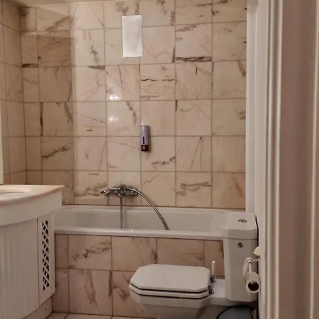 Hotel Aurbacher Hof Gmbh Munich